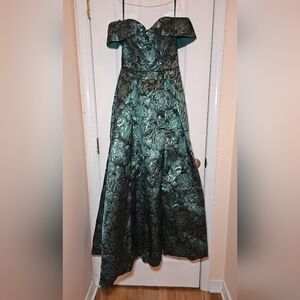 Colette Mon Cheri Woman Dress, Elegant, Green, Strapless, Maxi Dress, Size 2.